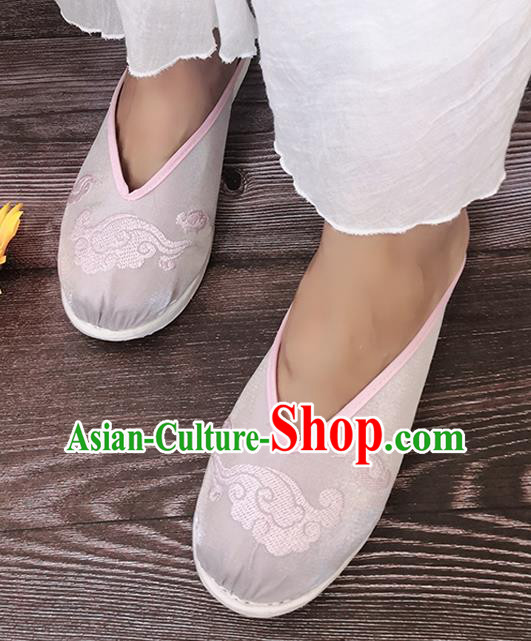 Chinese Woman Slippers National Shoes Handmade Embroidery Cloud Argent Satin Shoes Chinese Woman Slippers National Shoes Handmade Embroidery Cloud Argent Satin Shoes