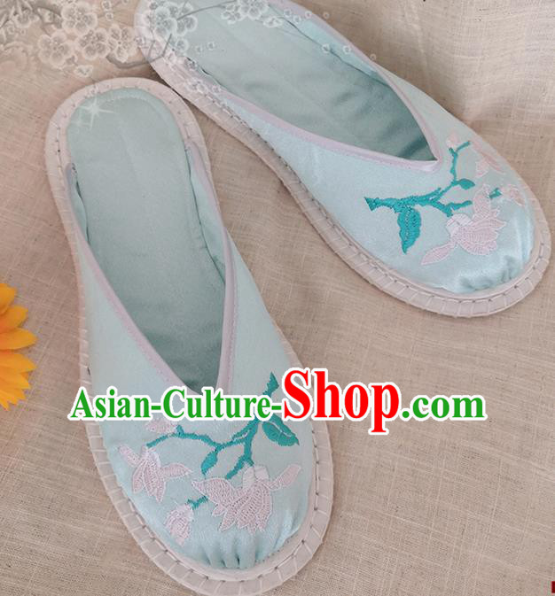 Chinese National Strong Cloth Shoes Handmade Embroidery Light Green Satin Shoes Woman Slippers Chinese National Strong Cloth Shoes Handmade Embroidery Light Green Satin Shoes Woman Slippers