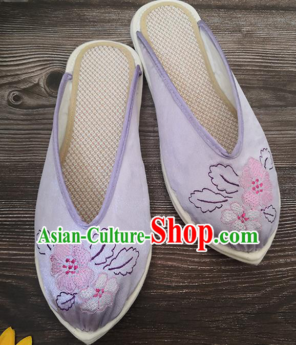 Chinese Handmade Embroidery Lilac Satin Shoes Woman Slippers National Strong Cloth Shoes Chinese Handmade Embroidery Lilac Satin Shoes Woman Slippers National Strong Cloth Shoes