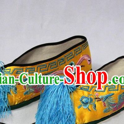 China Traditional Peking Opera Empress Boots Peking Opera Queen Yellow Embroidered Shoes Opera Actress Satin Shoes