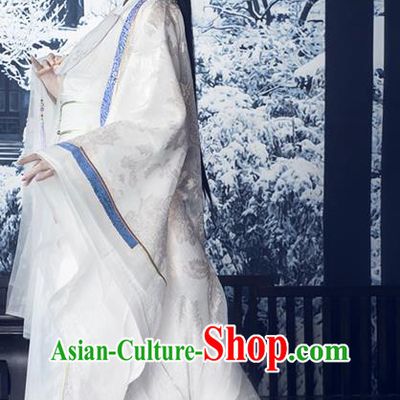 China Traditional Qin Dynasty Court Beauty Historical Clothing Ancient Imperial Consort White Hanfu Dress Garments and Headpieces