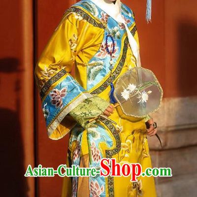 China Ancient Imperial Consort Yellow Dress Traditional Historical Clothing Qing Dynasty Manchu Woman Embroidered Garment Costume