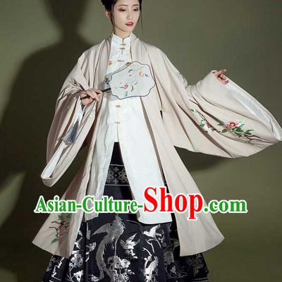China Traditional Ming Dynasty Embroidered Hanfu Dress Ancient Noble Mistress Garment Costumes for Women