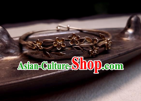 China Traditional Wristlet Accessories Handmade Silver Bangle Jewelry Ancient Minguo Bells Bracelet China Traditional Wristlet Accessories Handmade Silver Bangle Jewelry Ancient Minguo Bells Bracelet