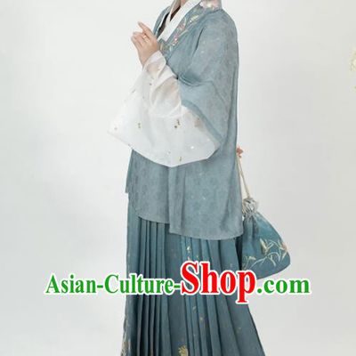 China Ancient Patrician Countess Costumes Traditional Hanfu Dress Garments Ming Dynasty Nobility Woman Historical Clothing