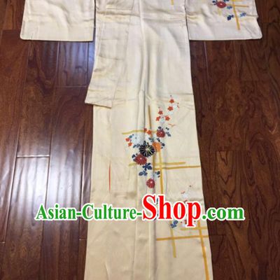 Japan Young Woman Garment Costume Traditional Beige Silk Yukata Dress Classical Chrysanthemum Pattern Tsukesage Kimono Clothing