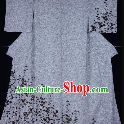 Japan Classical Chrysanthemum Pattern Tsukesage Kimono Clothing Court Woman Garment Costume Traditional White Yukata Dress