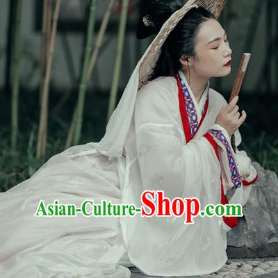 China Song Dynasty Young Beauty White Hanfu Dress Traditional Court Woman Historical Costumes Ancient Aristocratic Lady Garment Clothing