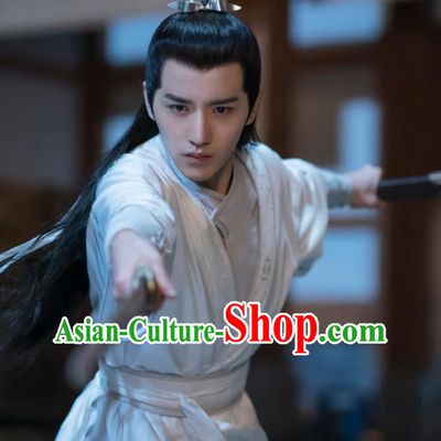Chinese TV Series Qie Shi Tian Xia Bai Replica Costume Wuxia Young Hero White Clothing Ancient Swordsman Garments and Headpiece