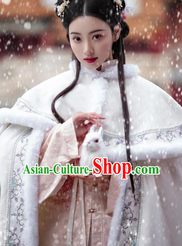 Chinese Ancient Princess Clothing Traditional Winter White Mantle Ming Dynasty Young Lady Embroidered Cloak Chinese Ancient Princess Clothing Traditional Winter White Mantle Ming Dynasty Young Lady Embroidered Cloak