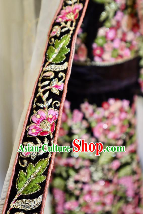 Indian Bride Lengha Garment Embroidered Black Outfit Traditional Wedding Dress Top India Clothing Indian Bride Lengha Garment Embroidered Black Outfit Traditional Wedding Dress Top India Clothing