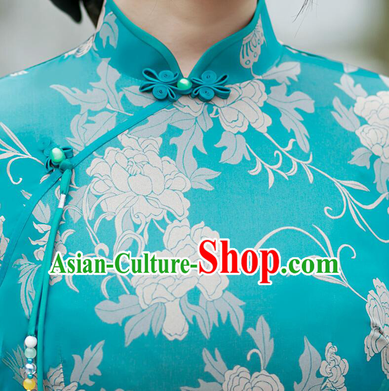 Chinese Traditional Green Cheongsam Middle Sleeve Dress Aodai Qipao Chinese Traditional Green Cheongsam Middle Sleeve Dress Aodai Qipao