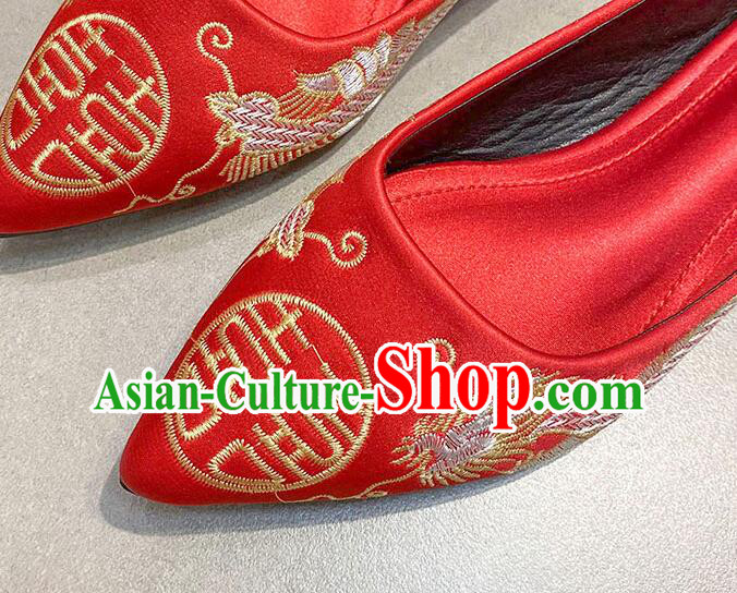 Chinese Handmade Wedding Shoes Embroidered Dragon and Phoenix Shoes Red Satin Shoes Chinese Handmade Wedding Shoes Embroidered Dragon and Phoenix Shoes Red Satin Shoes