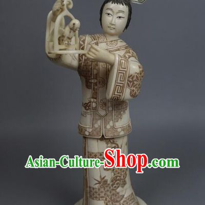 Chinese Handmade Ox Bone Handicraft Sculpture Qing Dynasty Palace Lady Statue