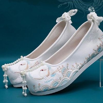 China Pearls Shoes Traditional Hanfu Shoes White Cloth Shoes Embroidered Crane Shoes Ancient Princess Shoes
