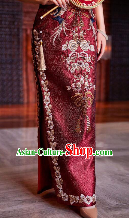 China Elegant Mandarin Dress Woman Embroidered Shinning Qipao Traditional Wedding Cheongsam China Elegant Mandarin Dress Woman Embroidered Shinning Qipao Traditional Wedding Cheongsam