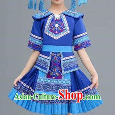 Children Clothing of The Zhuang Nationality On June 1