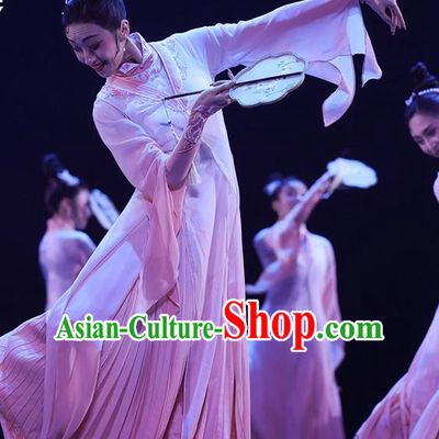 Costumes Of The 13th Taoli Cup Competition Of Classical Fan Dance Can You Not Remember Jiangnan