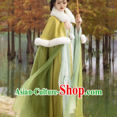 China Song Dynasty Princess Green Cloak Traditional Winter Hanfu Ancient Young Woman Long Mantle