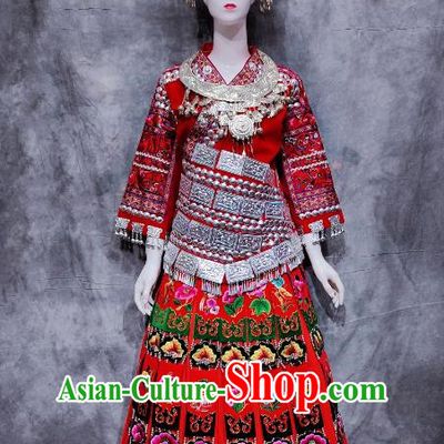 Red Miao Costume Ethnic Minority Costume March Three