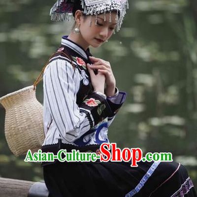 Clothes Of The Buyi Nationality 56 Ethnic Minorities Dress Up On Catwalks And Perform Costumes