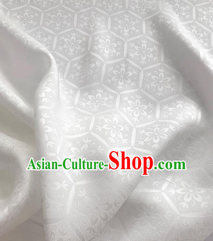 White China Traditional Tortoiseshell Pattern Fabric Cheongsam Cloth Jacquard Damask Classical Mulberry Silk White China Traditional Tortoiseshell Pattern Fabric Cheongsam Cloth Jacquard Damask Classical Mulberry Silk