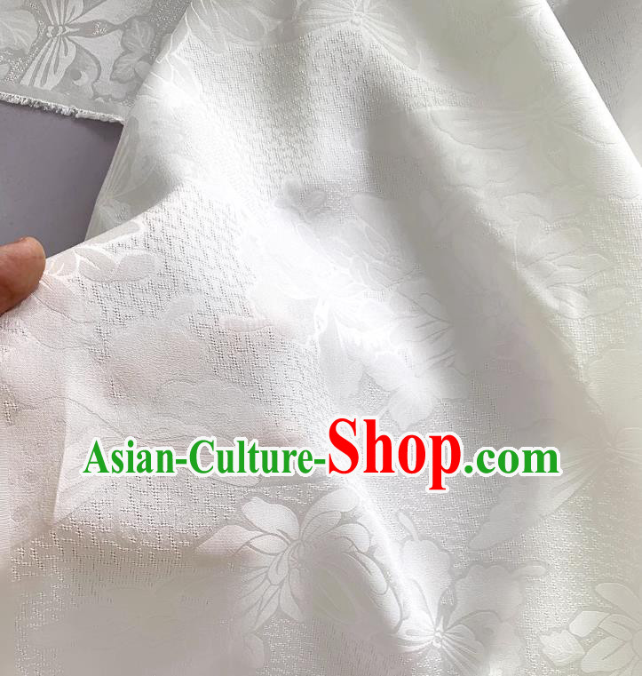 White China Classical Mulberry Silk Traditional Butterfly Pattern Fabric Cheongsam Cloth Jacquard Damask White China Classical Mulberry Silk Traditional Butterfly Pattern Fabric Cheongsam Cloth Jacquard Damask