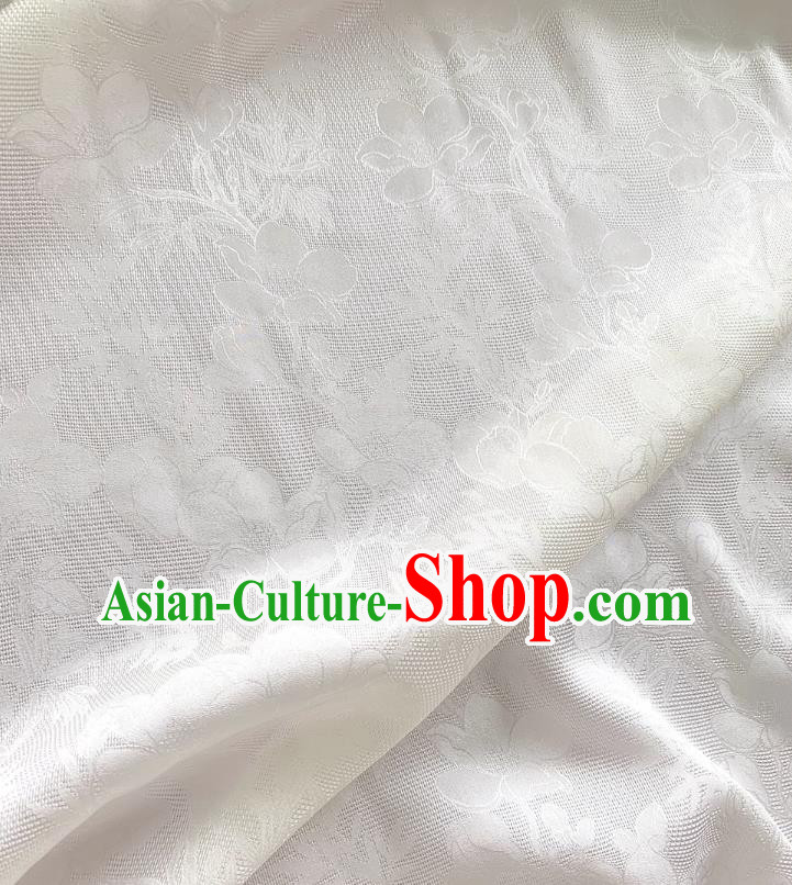 White China Jacquard Damask Classical Mulberry Silk Traditional Magnolia Pattern Fabric Cheongsam Cloth White China Jacquard Damask Classical Mulberry Silk Traditional Magnolia Pattern Fabric Cheongsam Cloth