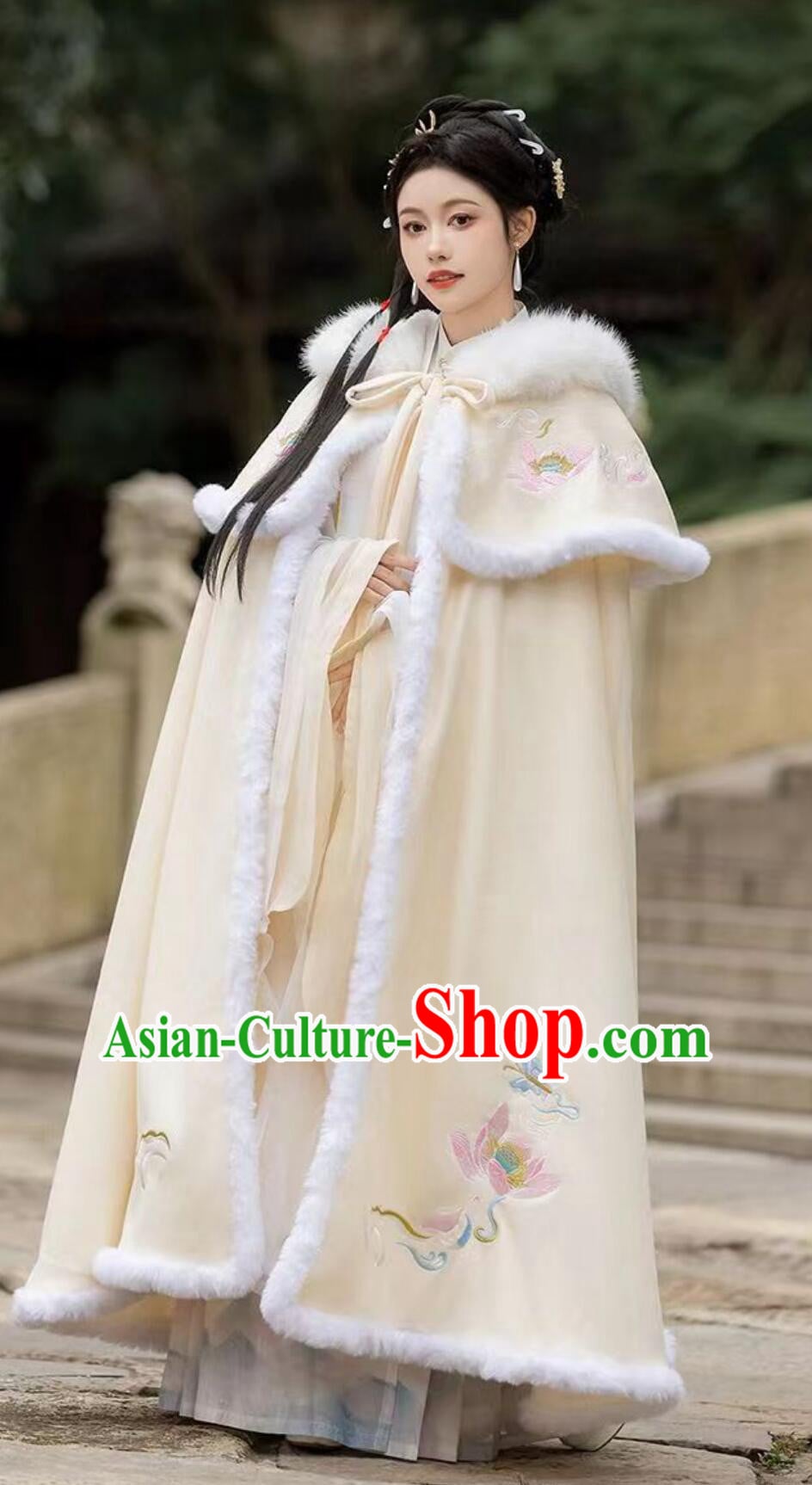 Traditional Chinese Hanfu Cloak Embroidered Warm Cape Ancient China Pricess Clothing Traditional Chinese Hanfu Cloak Embroidered Warm Cape Ancient China Pricess Clothing