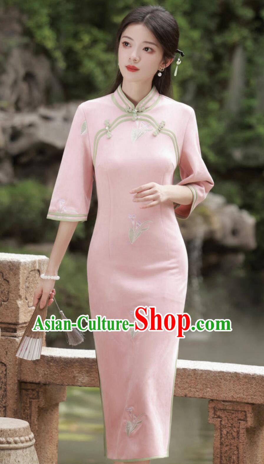 Traditional Chinese Clothing China Embroidered Qipao Dress Classical Pink Cheongsam Traditional Chinese Clothing China Embroidered Qipao Dress Classical Pink Cheongsam