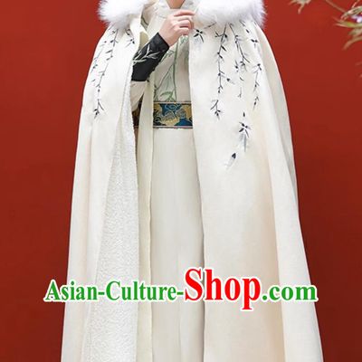 China Ancient Swordsman Costume Handmade Embroidered Beige Woolen Long Cloak Traditional Chinese Hanfu Mantle