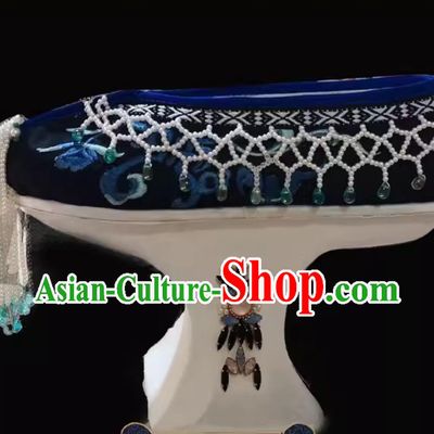 Handmade Qing Dynasty Palace Embroidered Shoes Ruyi Royal Love in the Palace Ancient Chinese Empress Shoes
