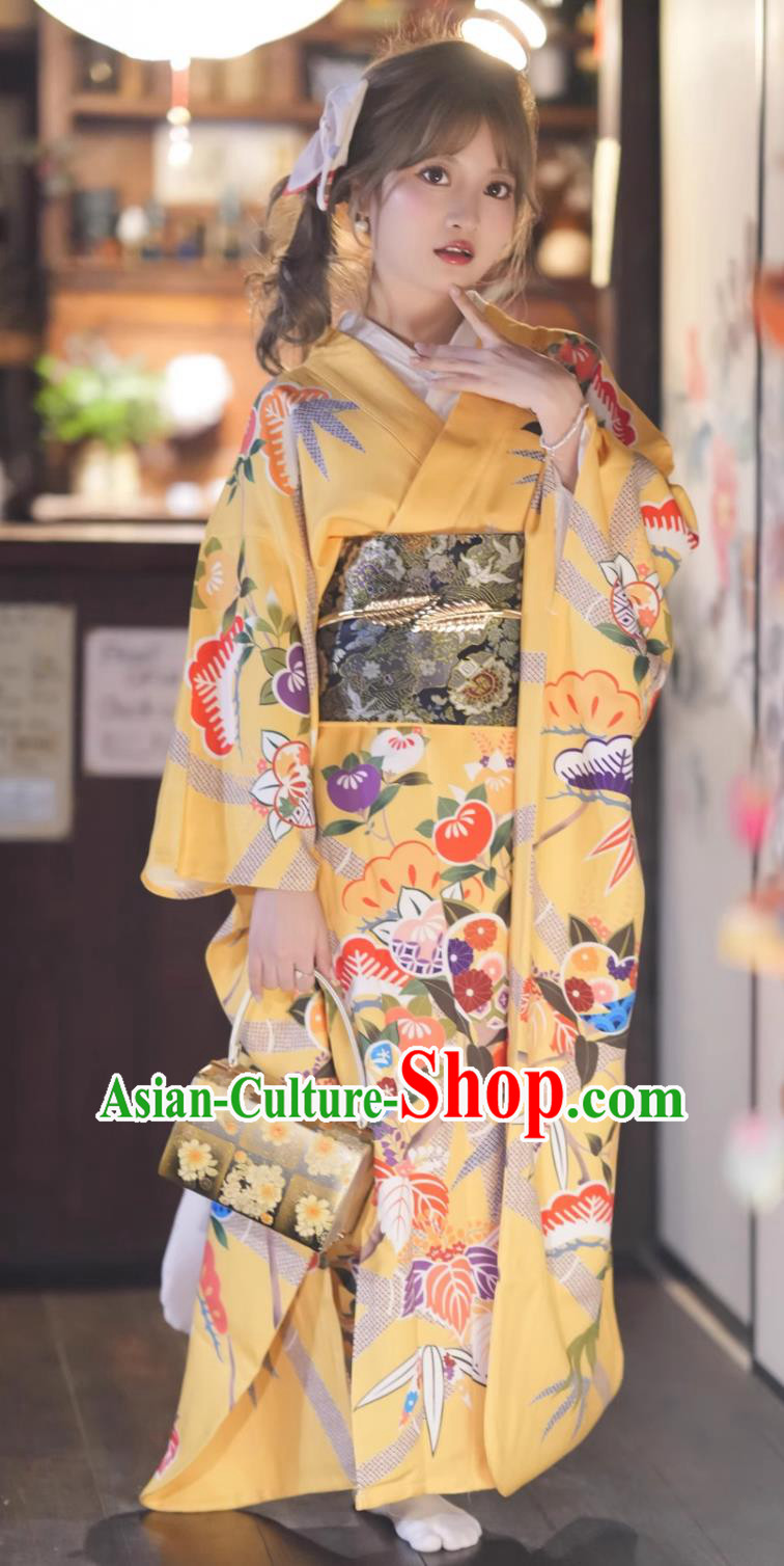 Japanese Large Shocksleeves Costume Traditional Kimono Ceremony Yellow Formal Dress Japanese Large Shocksleeves Costume Traditional Kimono Ceremony Yellow Formal Dress