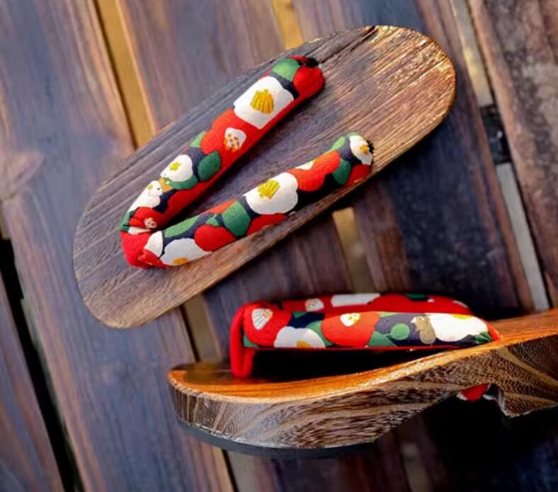 Japan Geta Traditional Clogs Handmade Shoes Japanese Classical Flowers Pattern Slippers for Women Japan Geta Traditional Clogs Handmade Shoes Japanese Classical Flowers Pattern Slippers for Women