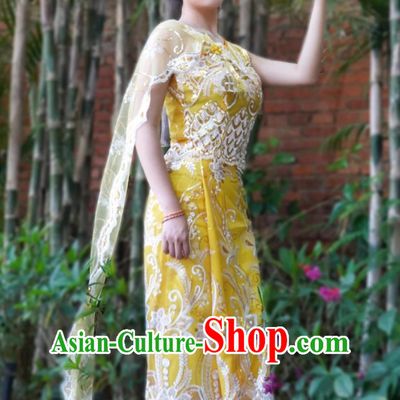 China Xishuangbanna Dai Ethnic Woman Clothing Thailand Water Splashing Festival Dance Yellow Top And Long Skirt