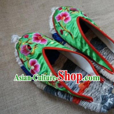 Chinese National Embroidered Shoes Handmade Slippers Green Satin Shoes