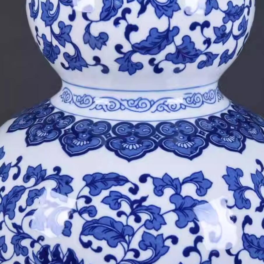 Jingdezhen Blue And White Porcelain Chinese Interlocking Flower Pattern Gourd Vase Ornament Jingdezhen Blue And White Porcelain Chinese Interlocking Flower Pattern Gourd Vase Ornament