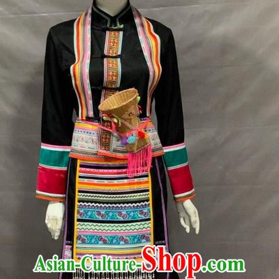 Dai Ethnic Bride Costume Chinese Minority Performance Wear Ethnic Lifestyle Attire