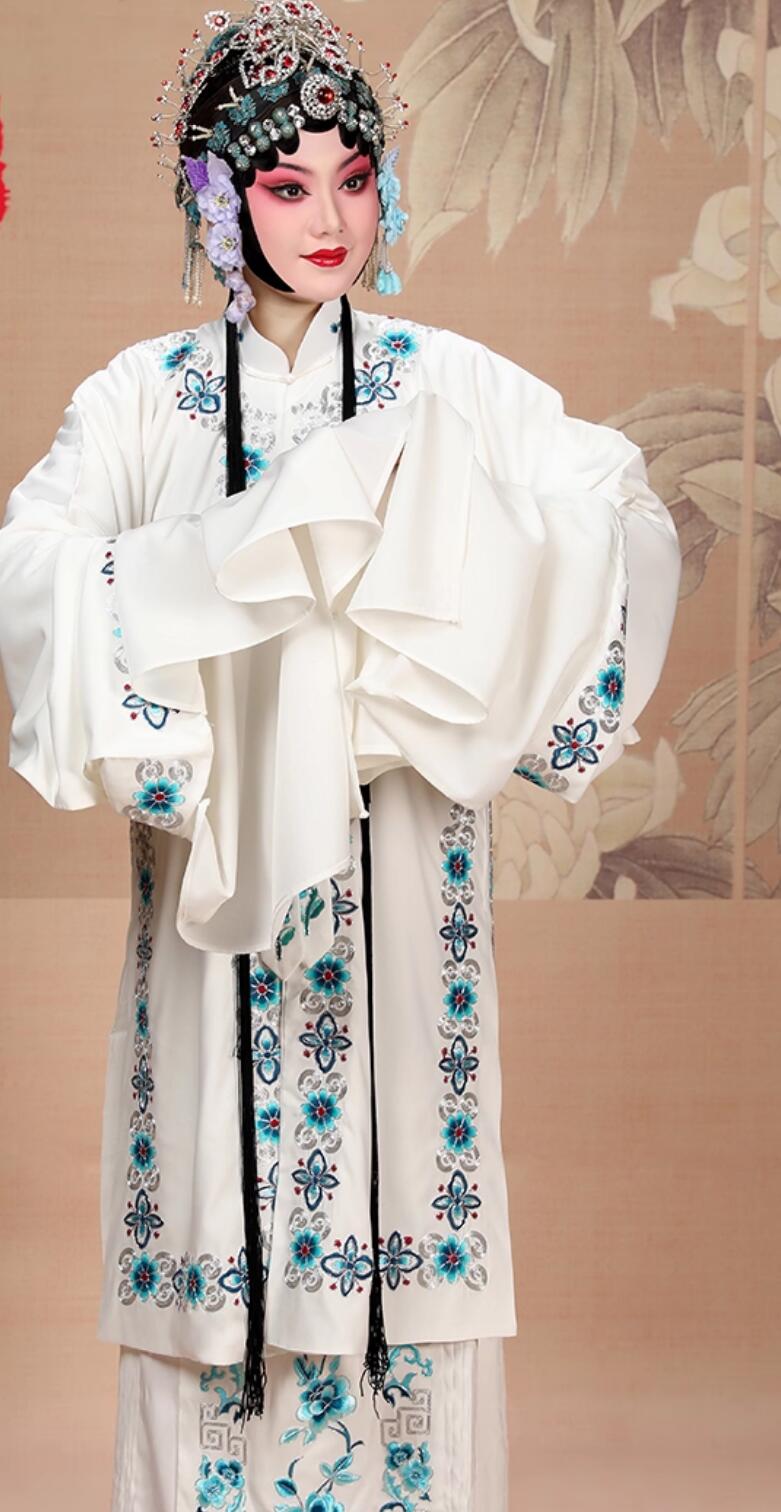 Chinese Peking Opera Yu Opera Performance Costume Qingyi Water Sleeves Chrysanthemum Cape Chinese Peking Opera Yu Opera Performance Costume Qingyi Water Sleeves Chrysanthemum Cape