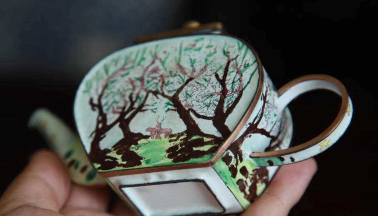 Chinese Hand Painted Enamel Craft Cloisonne Teapot Collection Deers in Deep Woods Chinese Hand Painted Enamel Craft Cloisonne Teapot Collection Deers in Deep Woods