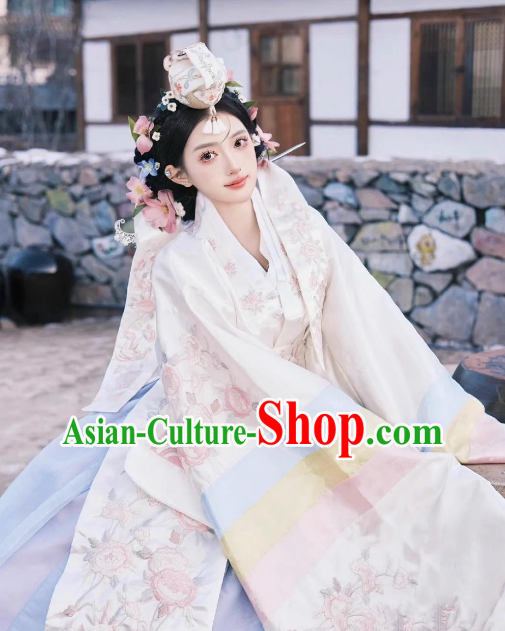 White Korean Embroidered Wedding Dress Palace Ancient Costume Yanbian Ethnic Bridal Gown White Korean Embroidered Wedding Dress Palace Ancient Costume Yanbian Ethnic Bridal Gown