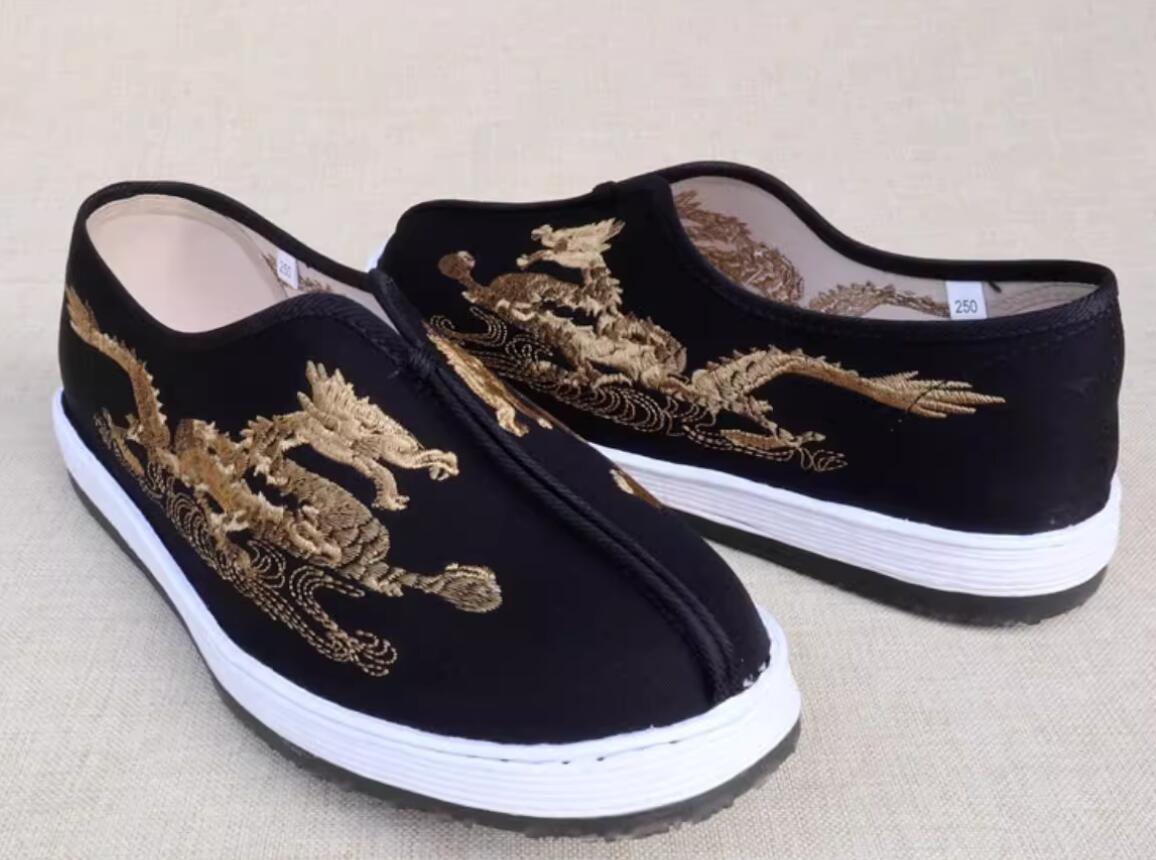 Traditional Chinese Shoes Handmade Strong Cloth Soles Shoes Old Beijing Embroidery Dragon Shoes Traditional Chinese Shoes Handmade Strong Cloth Soles Shoes Old Beijing Embroidery Dragon Shoes