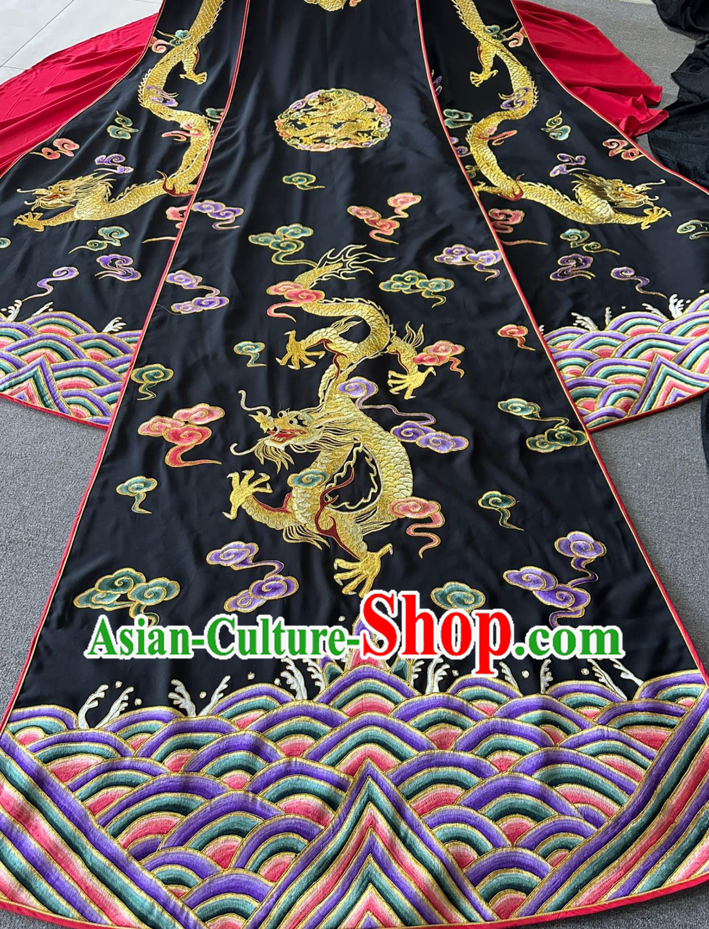 Traditional Chinese Ancient Queen Attire Qin Dynasty Empress Embroidered Luxurious Dress Traditional Chinese Ancient Queen Attire Qin Dynasty Empress Embroidered Luxurious Dress