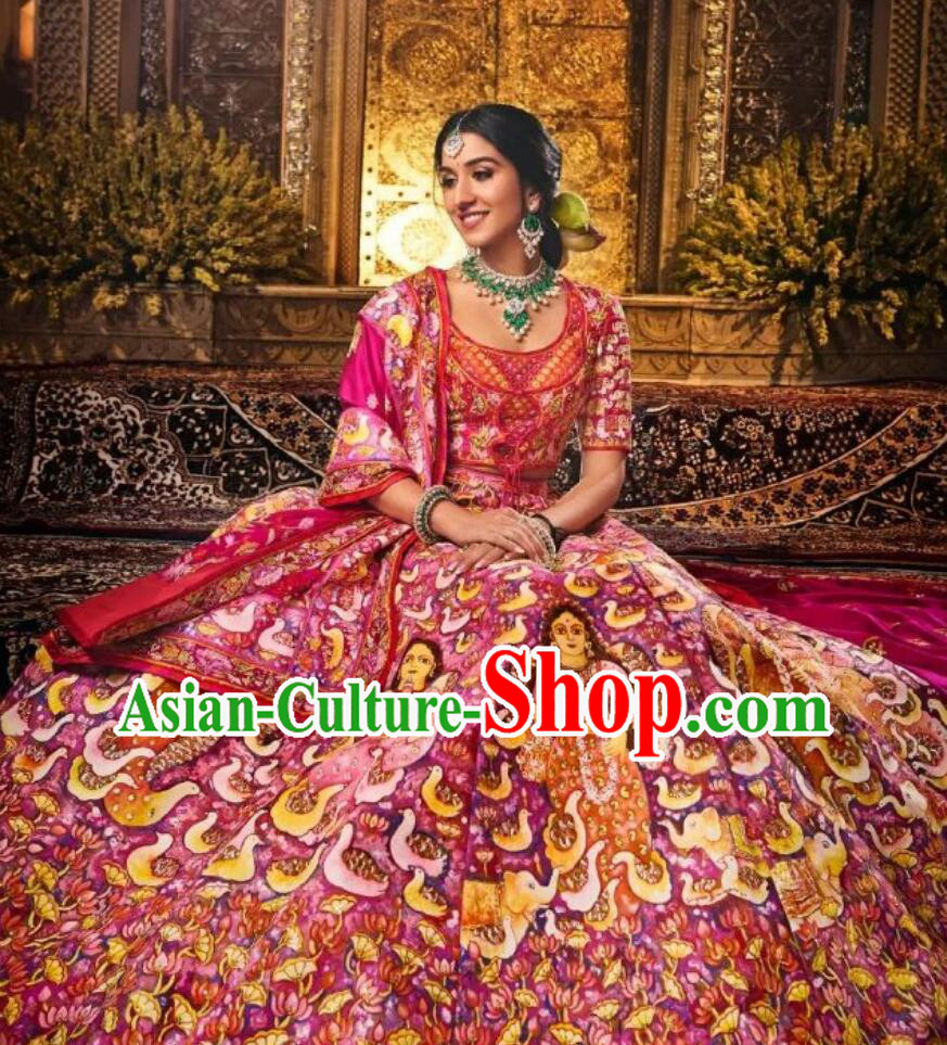 Indian Costumes and Traditional Tailors Indian Costumes and Traditional Tailors