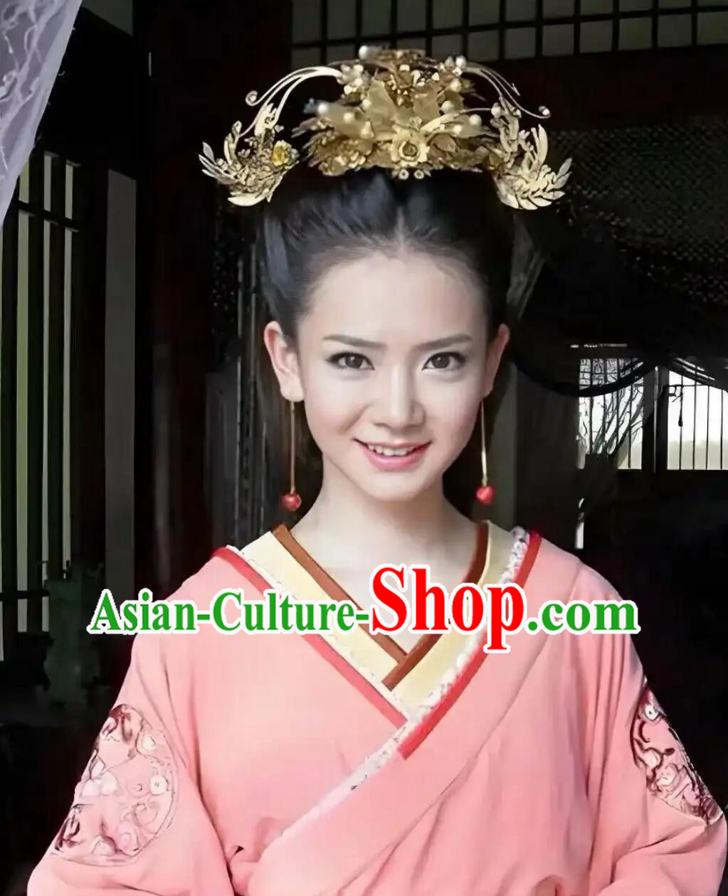 Jewelries and Traditional Crafts Jewelries and Traditional Crafts
