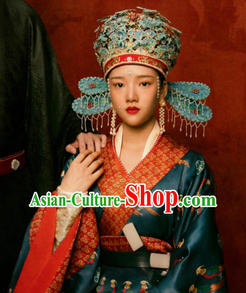 Jewelries and Traditional Crafts Jewelries and Traditional Crafts
