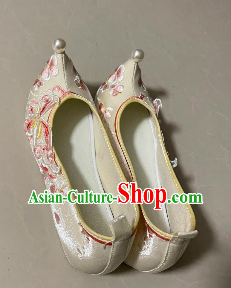 Embroidered Shoes and Traditional Crafts Embroidered Shoes and Traditional Crafts