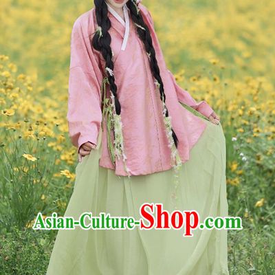 Traditional Ming Dynasty Cross Collar Blouse and Mamian Skirt Chinese Daily Wear